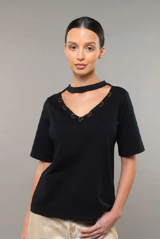 Choker tee with gold rings, front